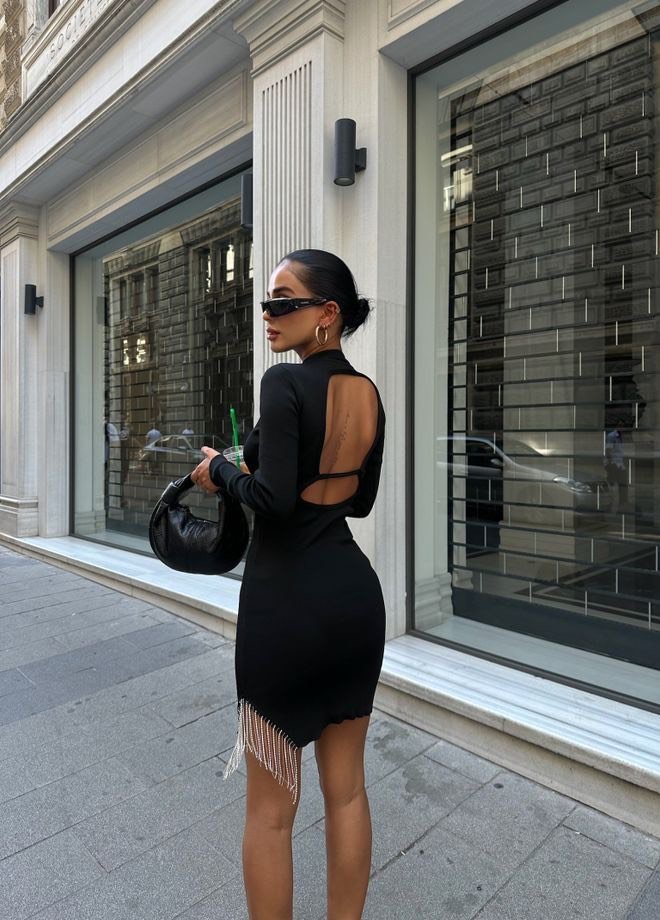 Zwarte jurk stijlvolle – perfect voor een feestje